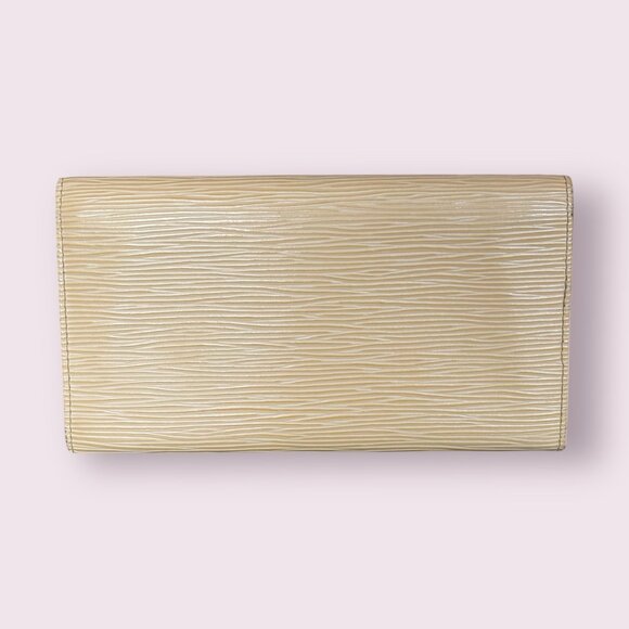 Authentic Louis Vuitton Epi Leather Long Wallet | Vanilla - Picture 3 of 10